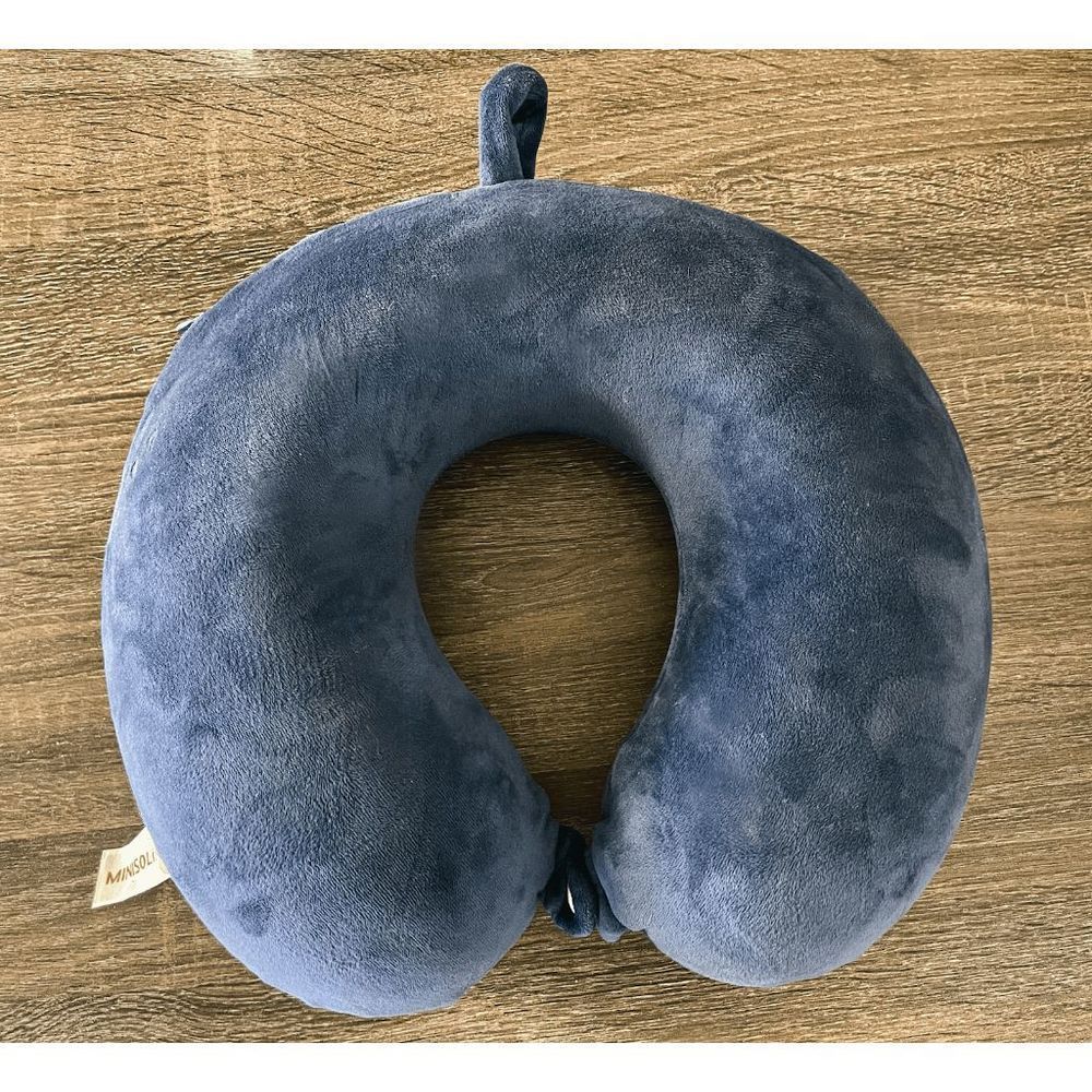 ✧ Great Condition ✧   Minisolife ║  Plush Travel Neck Pillow.